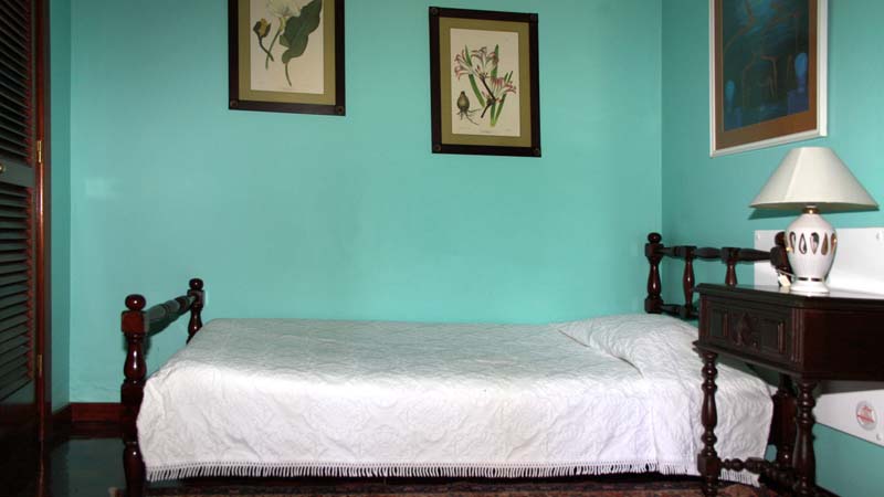 Verbundenes Schlafzimmer Garten-Wohnung